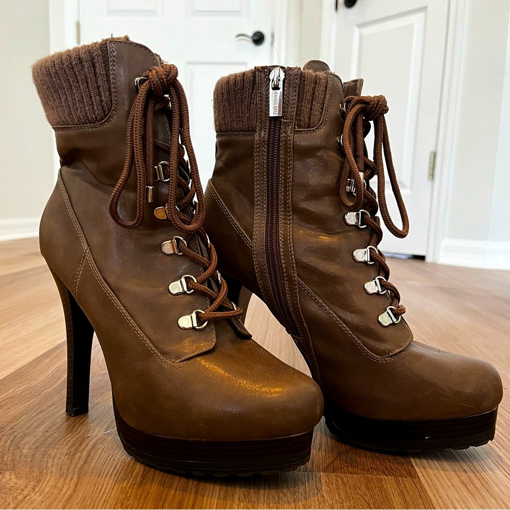 DONATED Jennifer Lopez size 10 high heel lace up combat boots